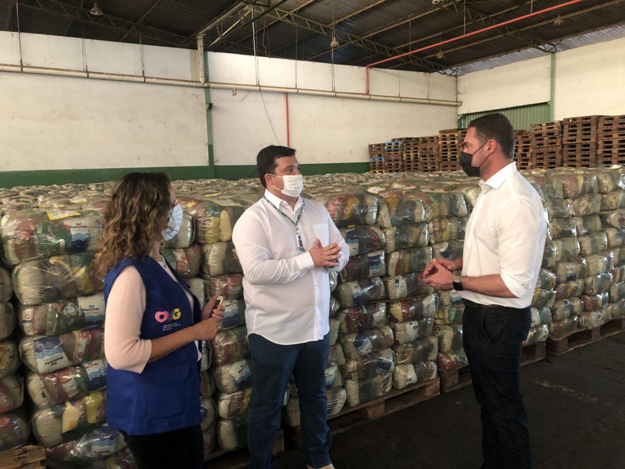 Força-tarefa leva alimentos para as comunidades afetadas pelas chuvas