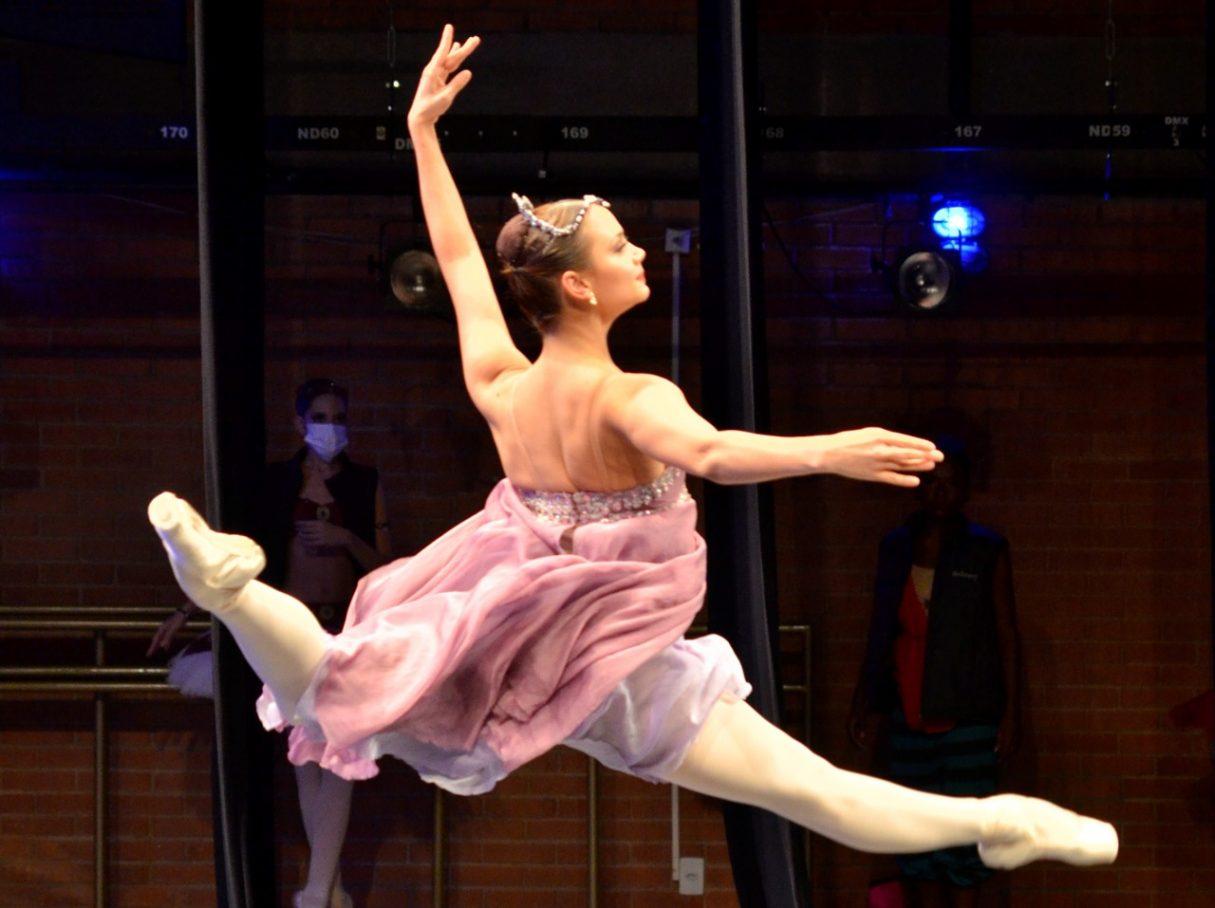 Basileu França classifica nove bailarinos para final do Youth America Grand Prix