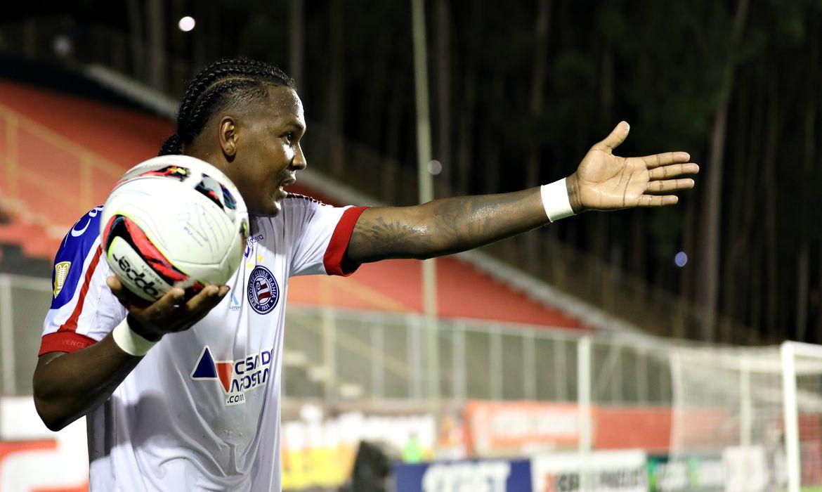 Atlético-BA marca no fim e vence Bahia pela Copa do Nordeste