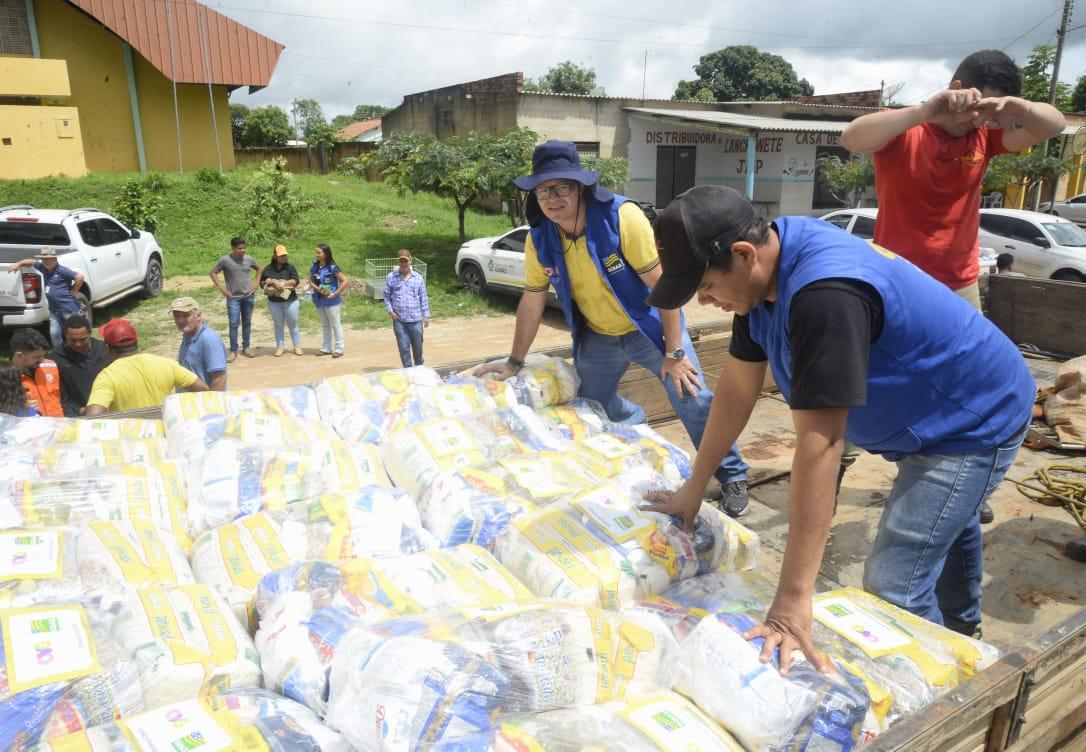 Estado entrega 15 mil cestas básicas a comunidades afetadas pelas chuvas