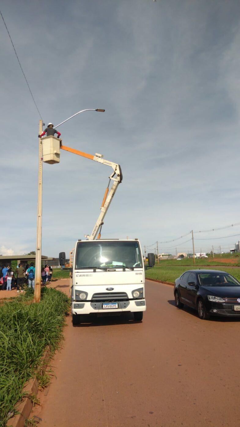 TRECHO DE RUA DO BAIRRO YPIRANGA RECEBE ILUMINAÇÃO PÚBLICA