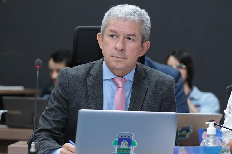 EM TRAMITAÇÃO: PROJETO DE LEI COMPLEMENTAR REGULAMENTA NOVA JORNADA DE TRABALHO