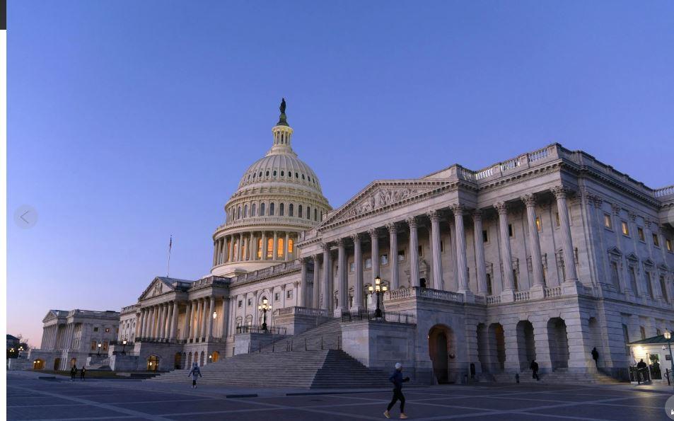 Os republicanos do Senado bloqueiam o pacote bipartidário de fronteira, anulando o acordo que exigiam dos democratas