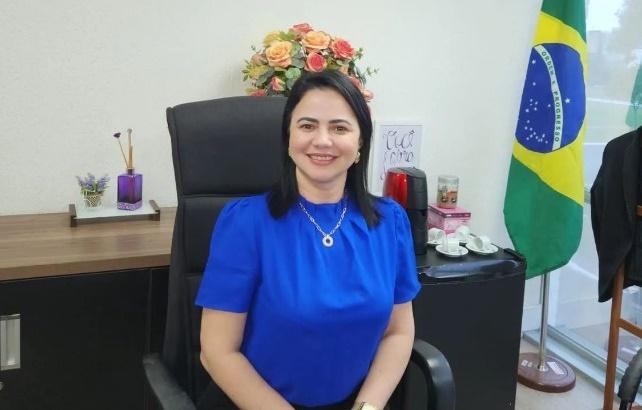 Valparaiso  de Goiás  , Entorno de Brasília,  se as eleições  fossem  hoje a pré-candidata, Maria Yvelônia   seria a   prefeita