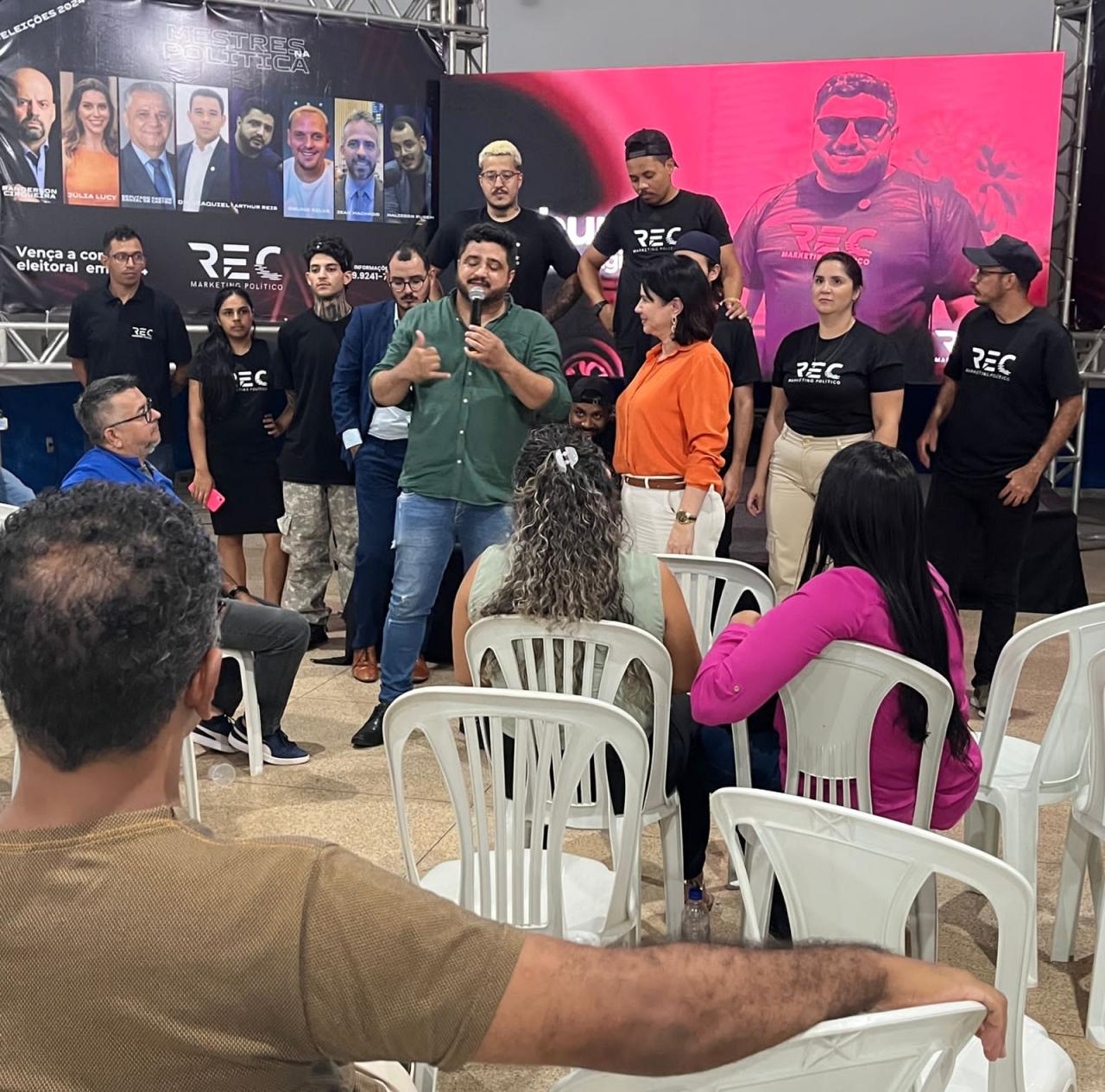 Esse final de semana  o Partido Solidariedade de Valparaíso de Goiás , ofereceu um curso de como os pré-candidatos  , dever fazer o seu Marketing Político nas eleições municipais