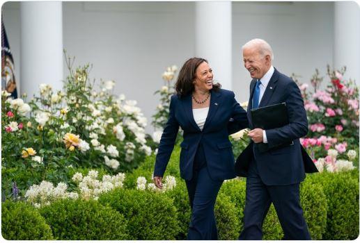 Biden desiste da candidatura a presidente dos EUA e anuncia apoio a Kamala Harris
