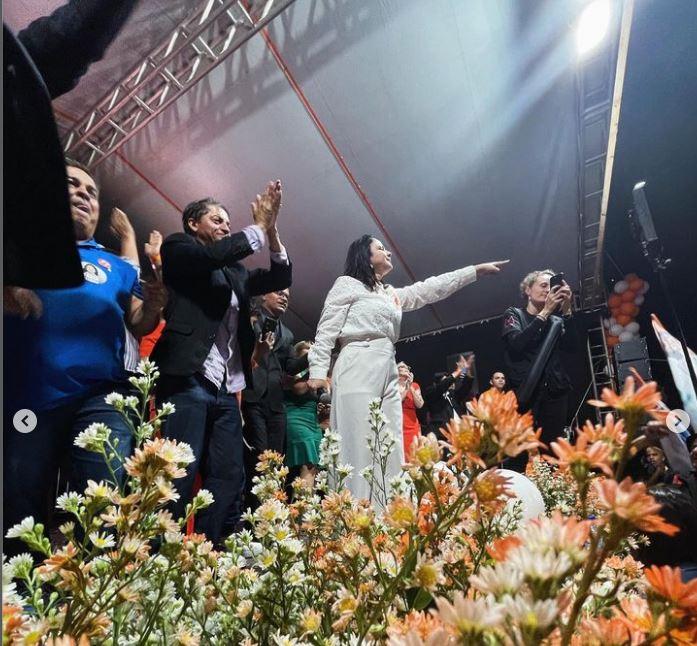 Candidata do Entorno de Brasília, leste goiano Valparaíso de Goiás reúne quase três mil pessoas  em sua convenção ,  essa é a pré-candidata  Maria Yvelônia