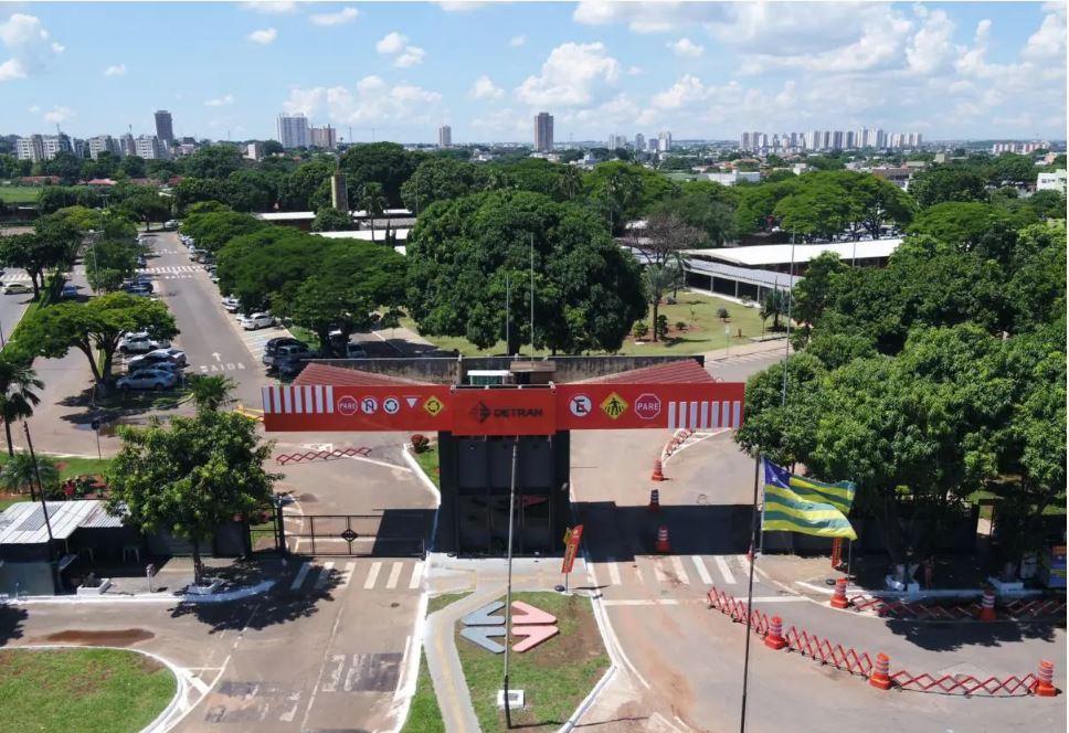 Detran alerta para falsas notificações de multa e suspensão de CNH