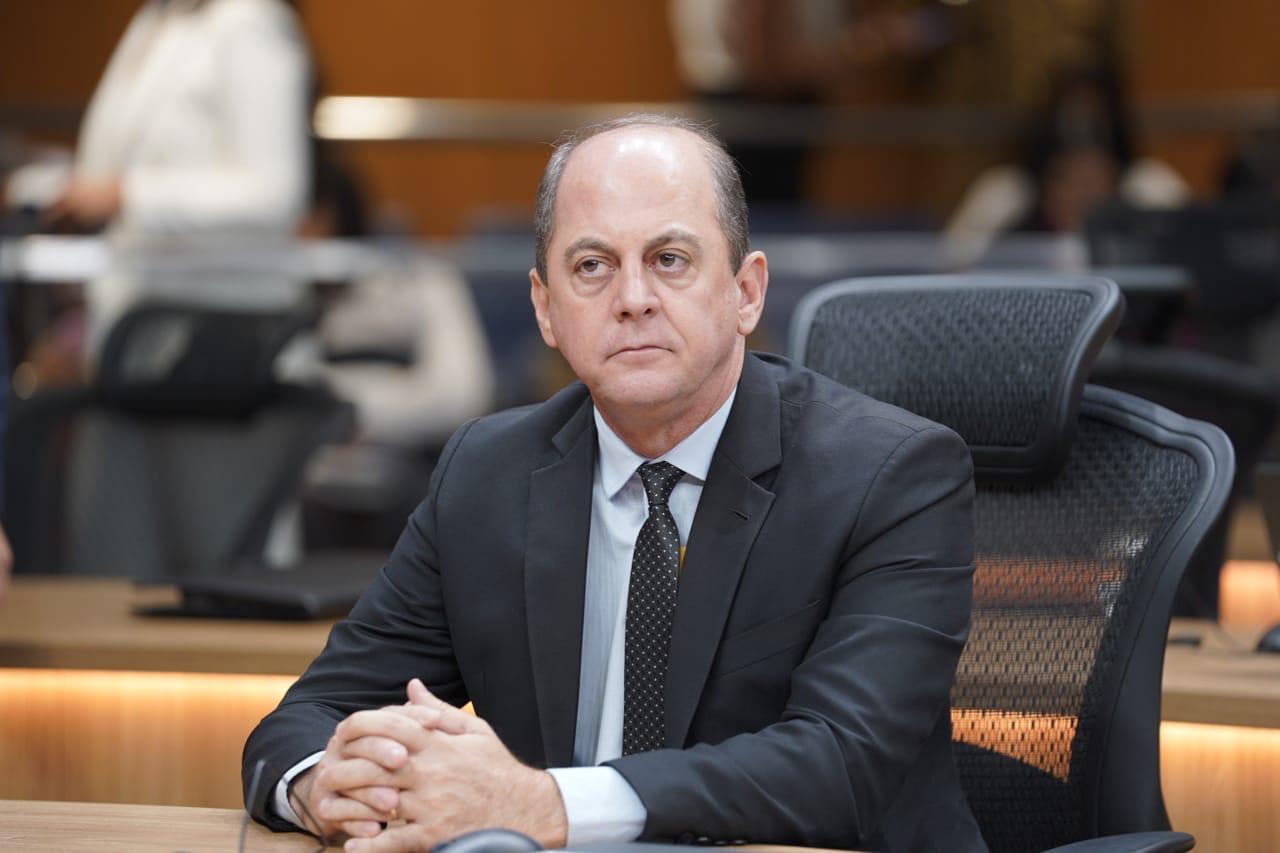 Deputado Gugu Nader apresenta projeto de lei que garante repasse integral do couvert artístico aos músicos em Goiás