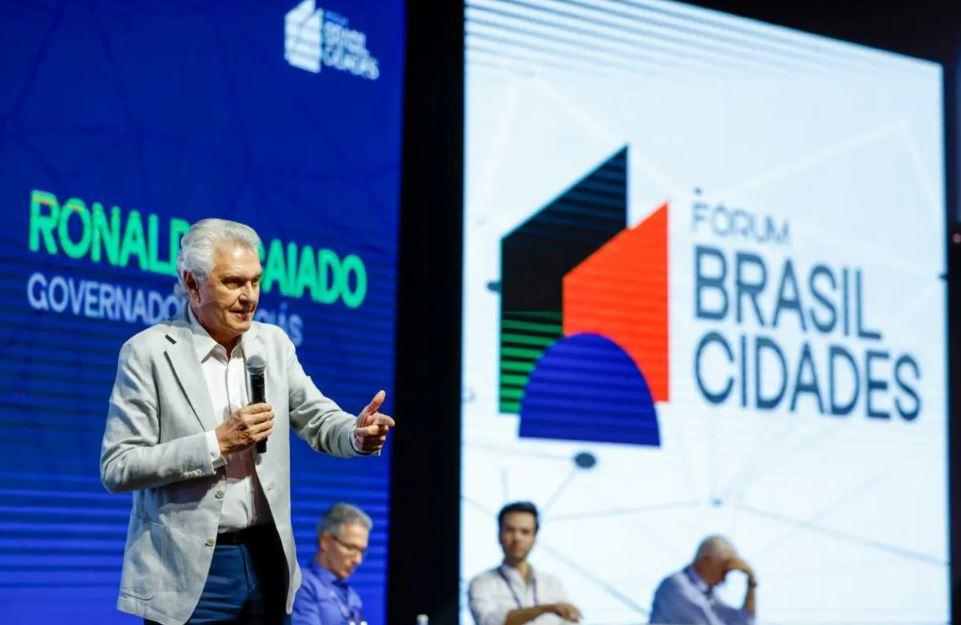No Fórum Brasil Cidades, Caiado destaca queda da violência em Goiás
