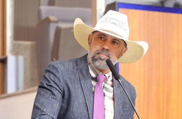 Amauri Ribeiro destaca desafios do sistema previdenciário e cobra responsabilidade fiscal com aposentadorias
