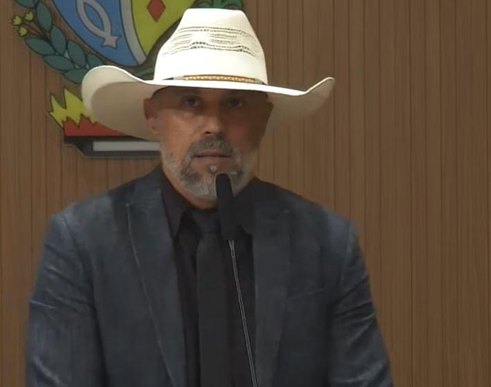 Amauri Ribeiro propõe reconhecimento da aviação agrícola como atividade de interesse social