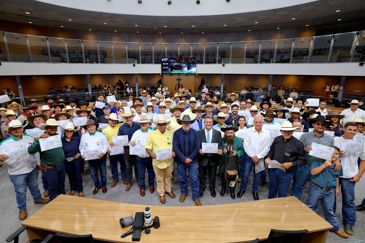 Amauri Ribeiro faz homenagem aos muladeiros em sessão solene