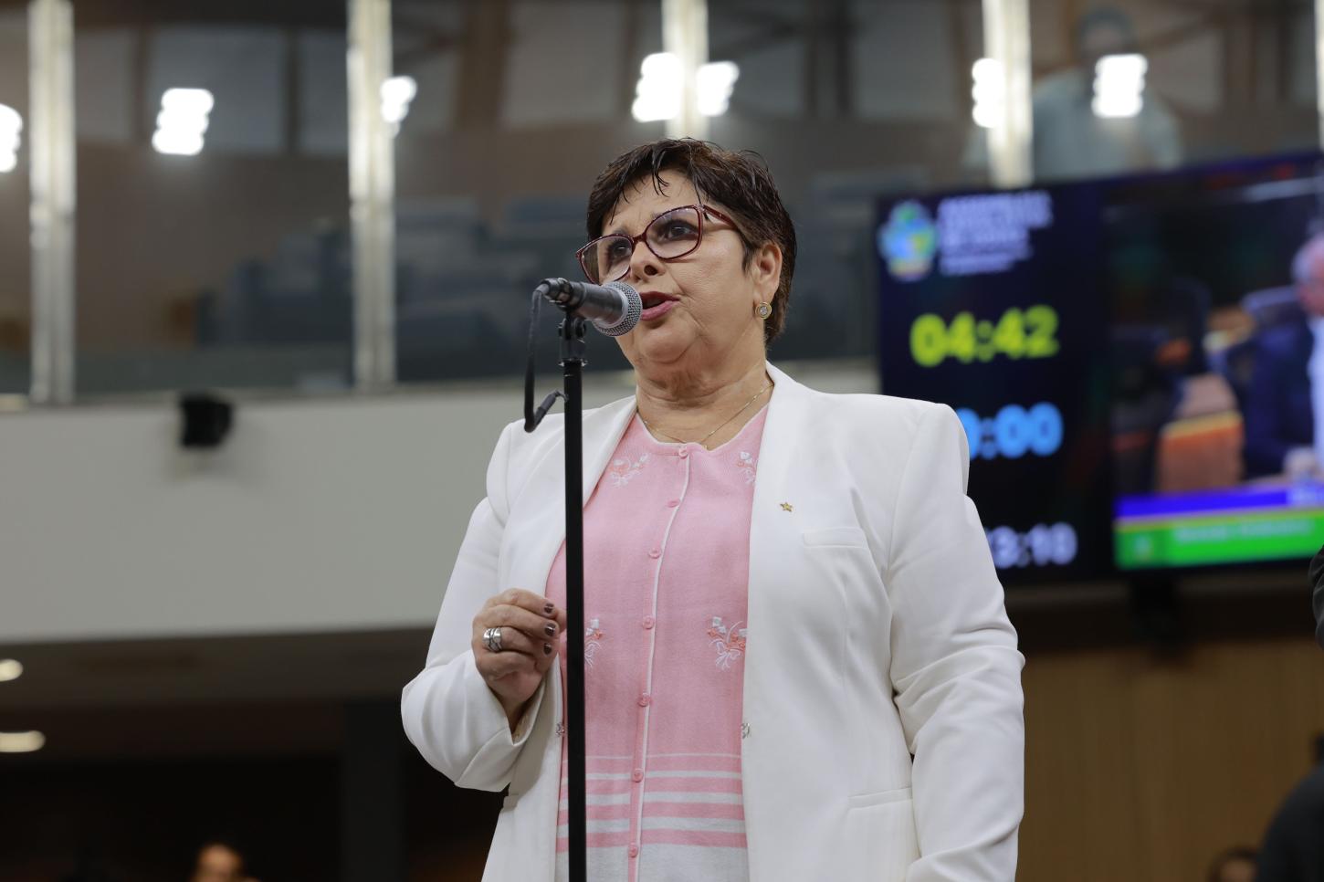 Bia de Lima representa contra Amauri Ribeiro e requer advertência formal e pública