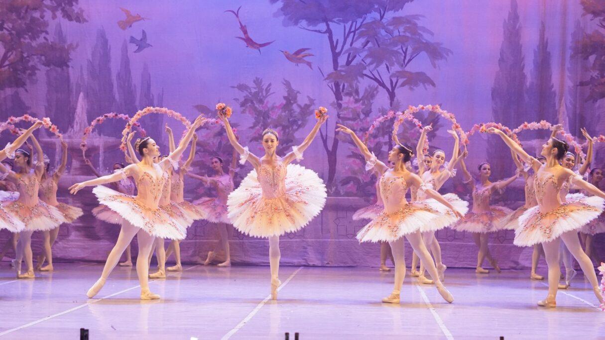Espetáculo “Coppélia” retorna em grande estilo ao Basileu França