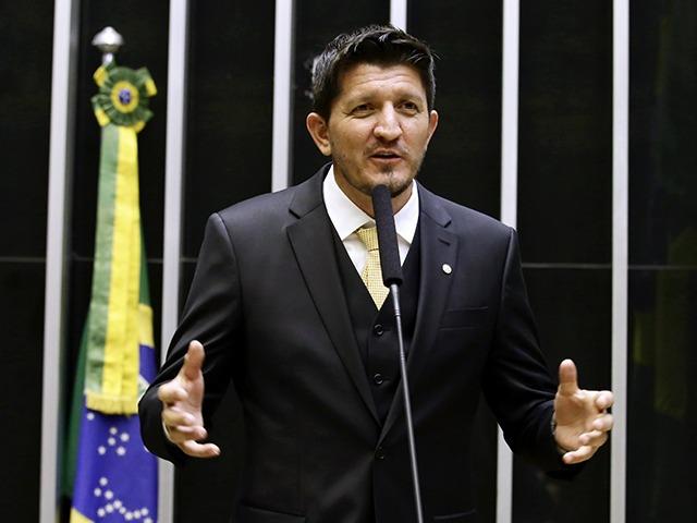 Avanço Histórico na Câmara: Projeto de Glaustin da Fokus que Garante Aposentadoria Especial para Mães Atípicas e Cuidadoras Ganha Força