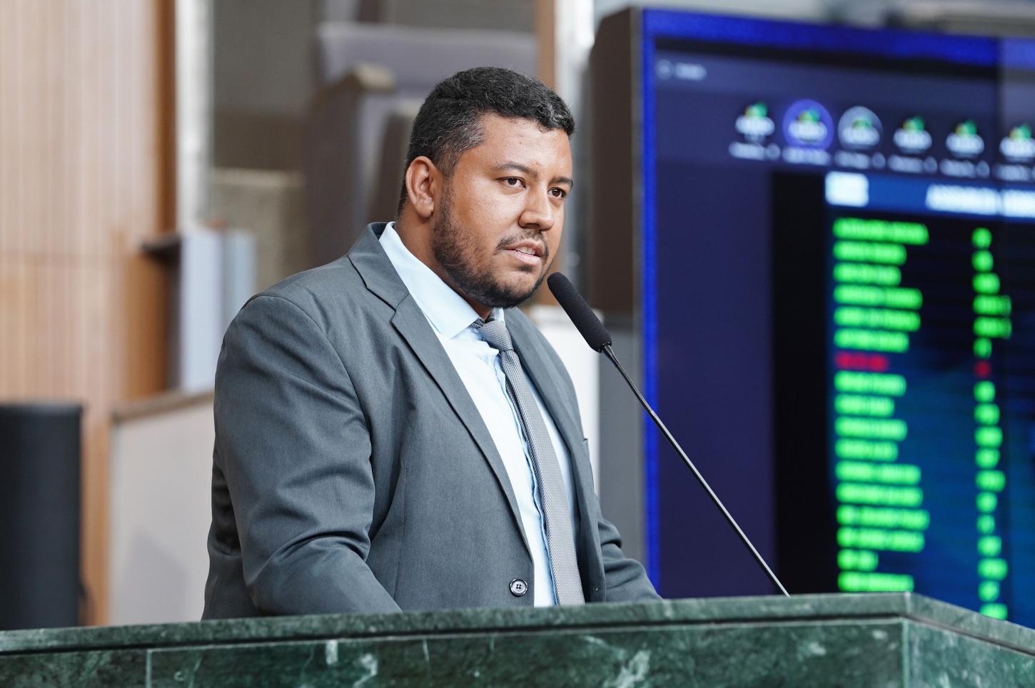 Cristiano Galindo pleiteia obrigatoriedade de desfibriladores em locais de grande circulação