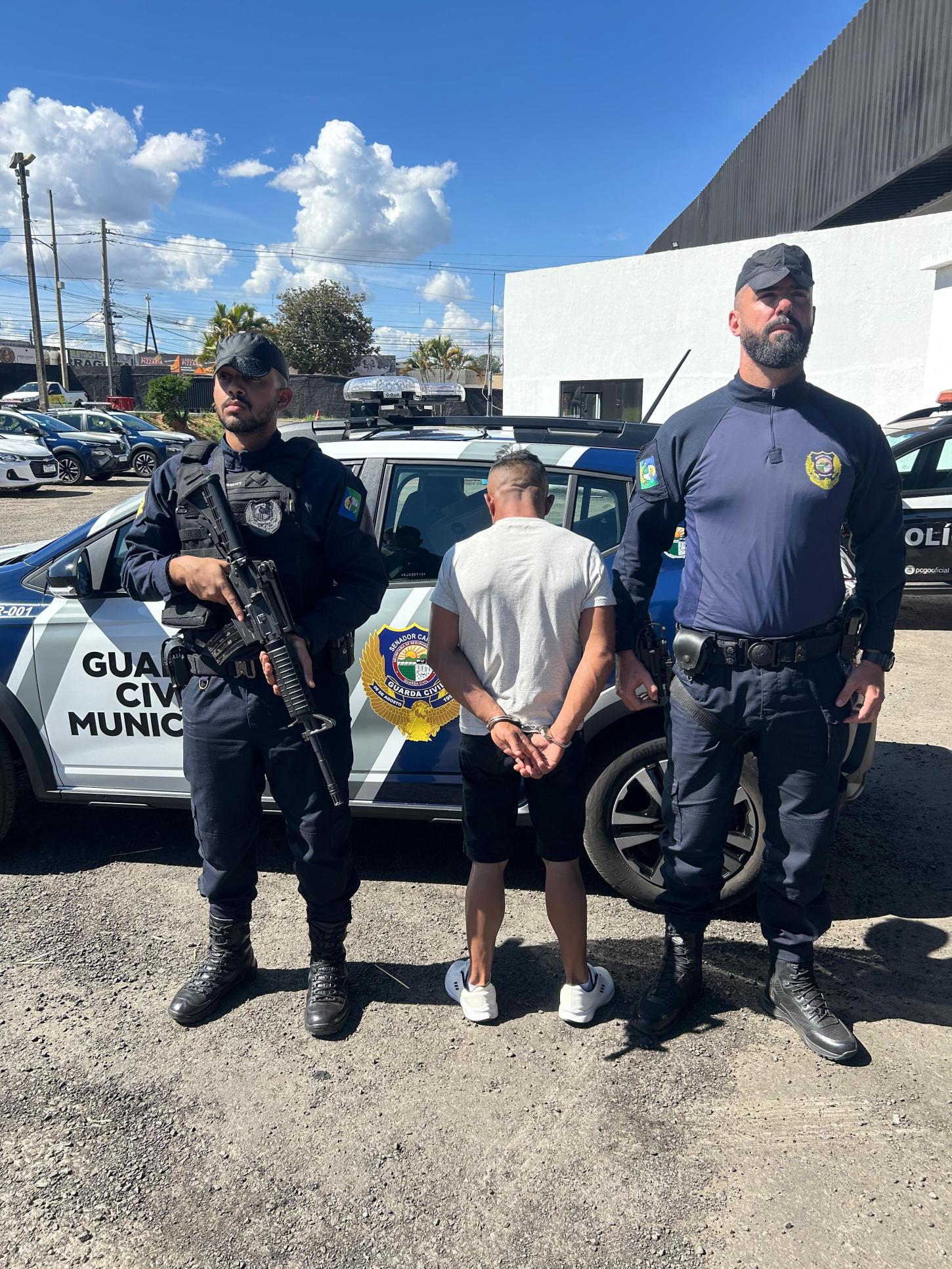 GCM de Senador Canedo detém homem suspeito de furtar carnes em dois supermercados