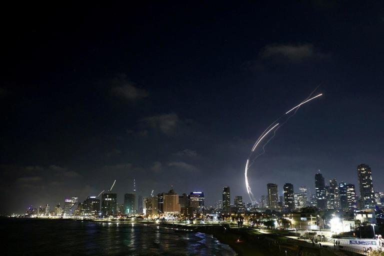 Irã ameaça atacar bases dos EUA, França e Reino Unido na região se ajudarem Israel