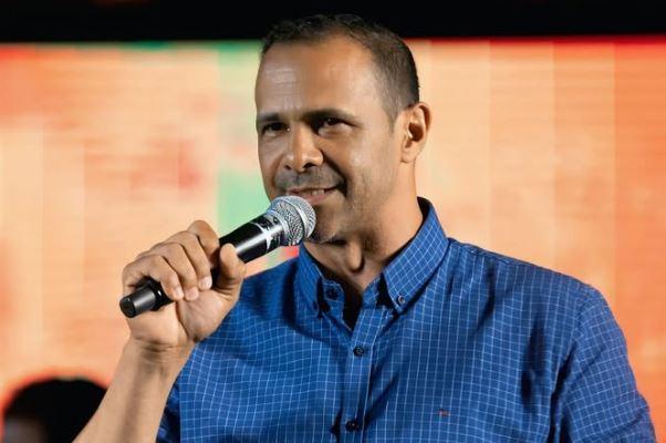 Prefeito Fernando Lucas Cardoso realiza limpeza de lote vago na Vila Jatobá e intensifica ações de zeladoria em Cromínia