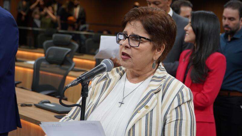 Durante Setembro Amarelo, Bia de Lima apresenta projeto de saúde mental para trabalhadores da educação