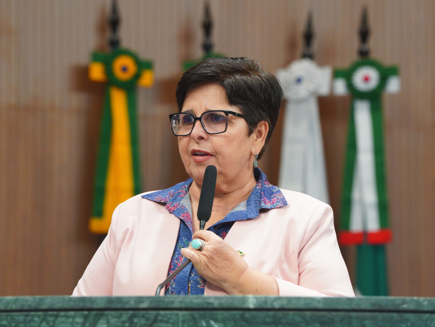 Bia de Lima propõe oferta de alimentação escolar para trabalhadores em exercício nas escolas
