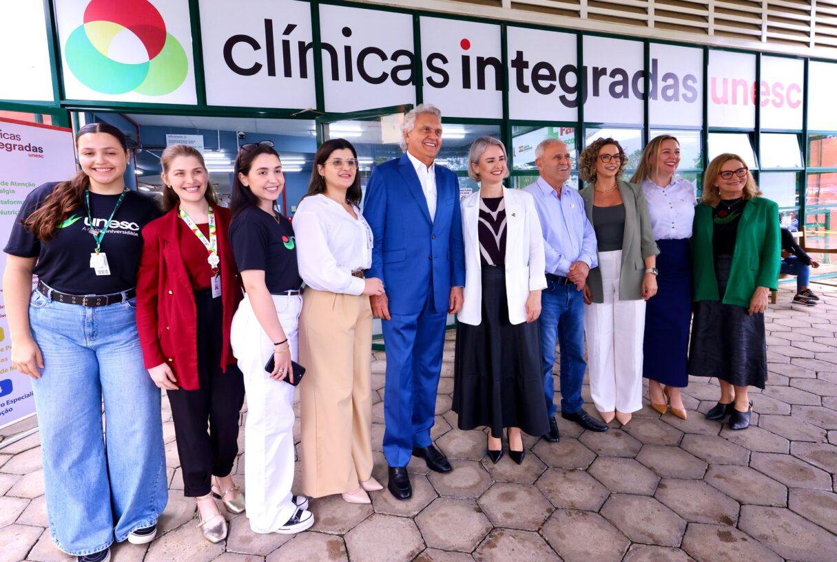Caiado dialoga sobre assistência financeira ao ensino superior em Santa Catarina