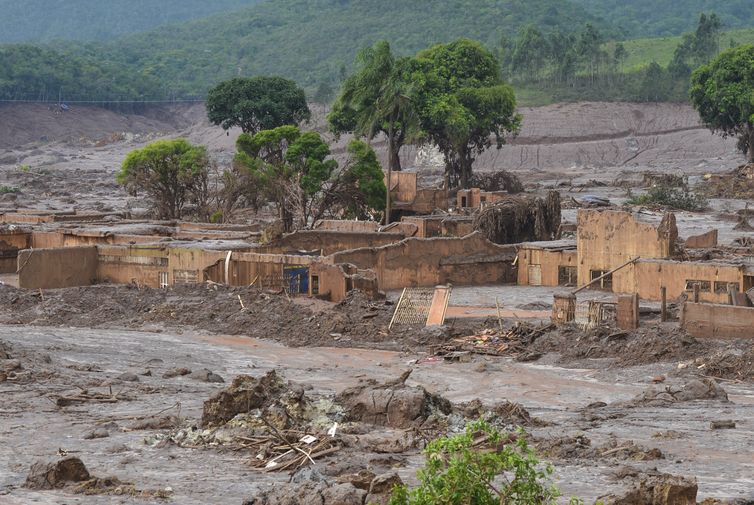 Desastre de Mariana completa 10 anos e moradores ainda buscam justiça 