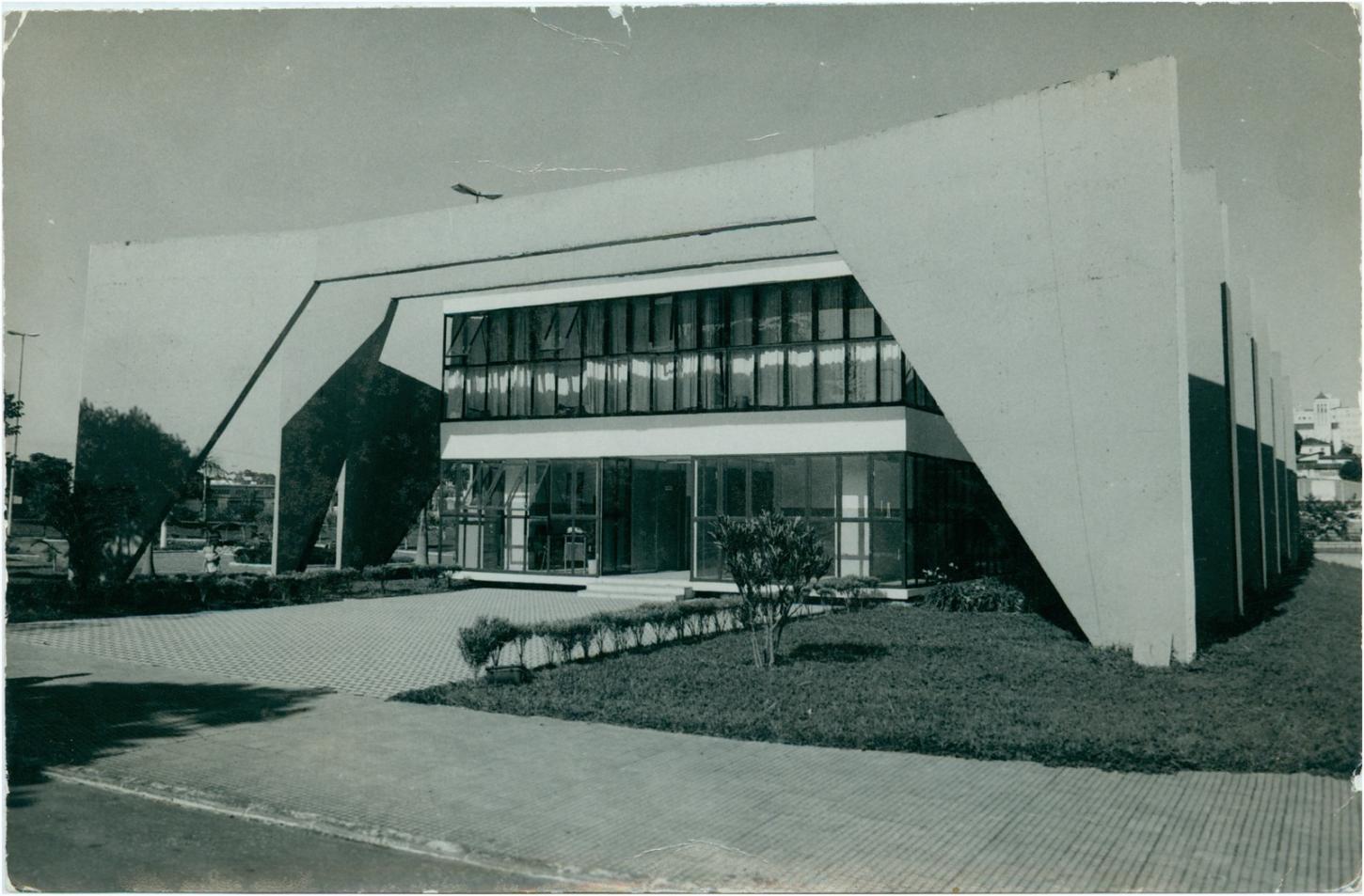 Exposição fotográfica e sessão solene marcam lançamento do Memorial da Câmara