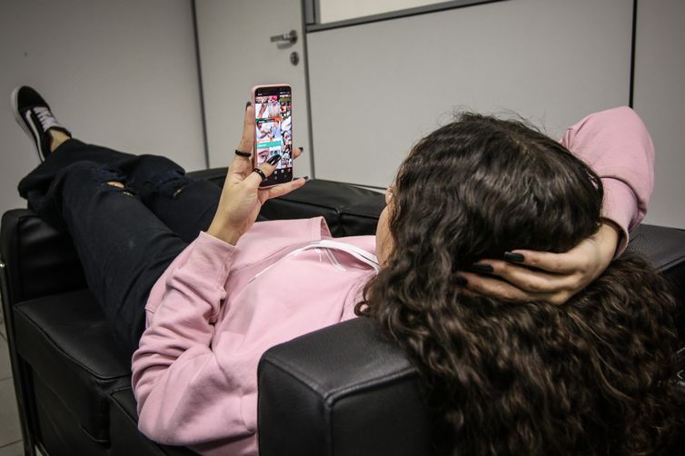 SaferNet tira dúvidas de pais e mães sobre segurança na internet