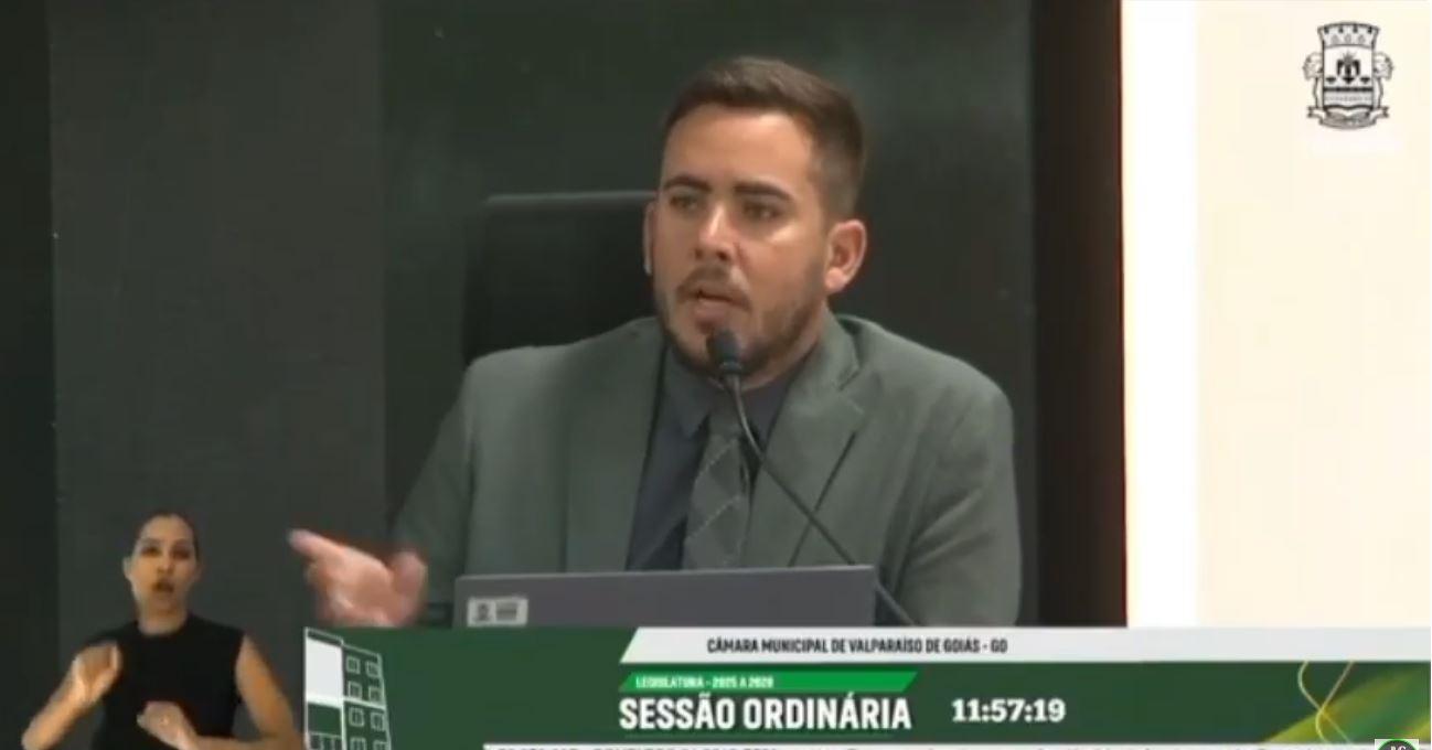 Vereador Denis Bento volta a criar polêmica ao usar tribuna para atacar deputada Dra. Zeli sem citar nome, mas com indiretas claras