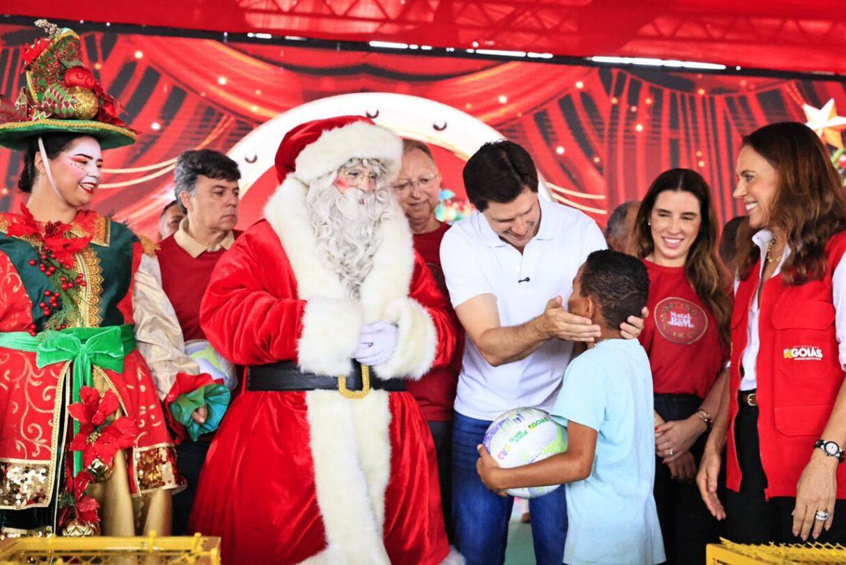 Natal do Bem: 27 mil brinquedos são entregues em Aparecida