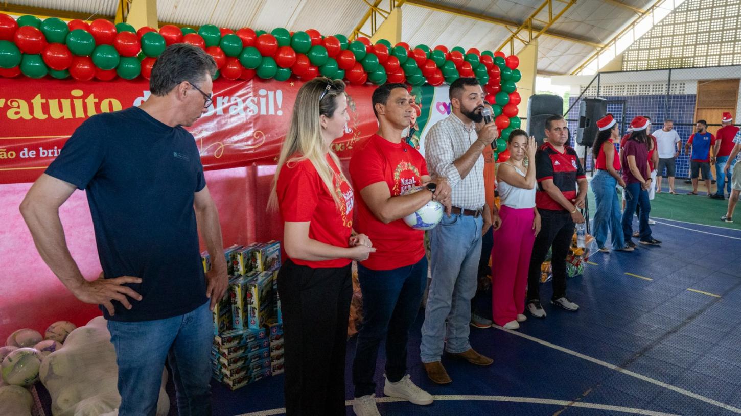 Natal do Bem reúne grande público e distribui 2.500 brinquedos para crianças de Aragarças
