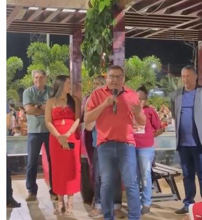 Santa Bárbara de Goiás acende luzes de Natal e encanta população em mais uma noite de magia