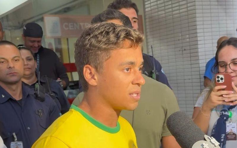 Tempestade interrompe ato de Nikolas em Brasília após raio atingir manifestantes; deputado visita feridos em hospital