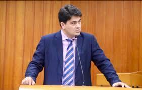 Vereador Igor Franco é oposição ao prefeito Sandro Mabel e anuncia pedido de impeachment assim que retornar do recesso