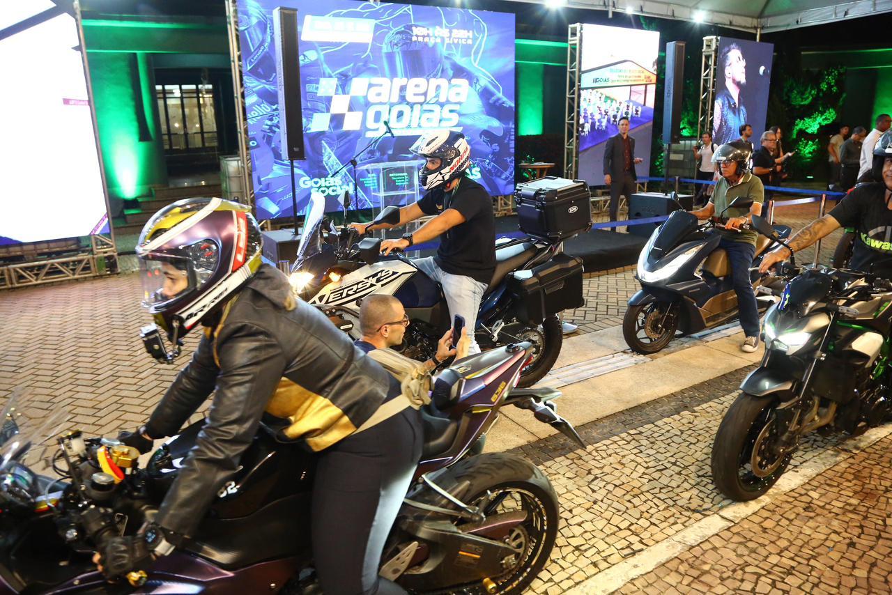 Arena Goiás Motovelocidade recebe público durante MotoGP em Goiânia