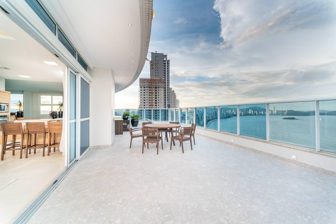 Conheça a maior cobertura frente-mar à venda em Balneário Camboriú com 740 m² e preço de R$ 42 milhões