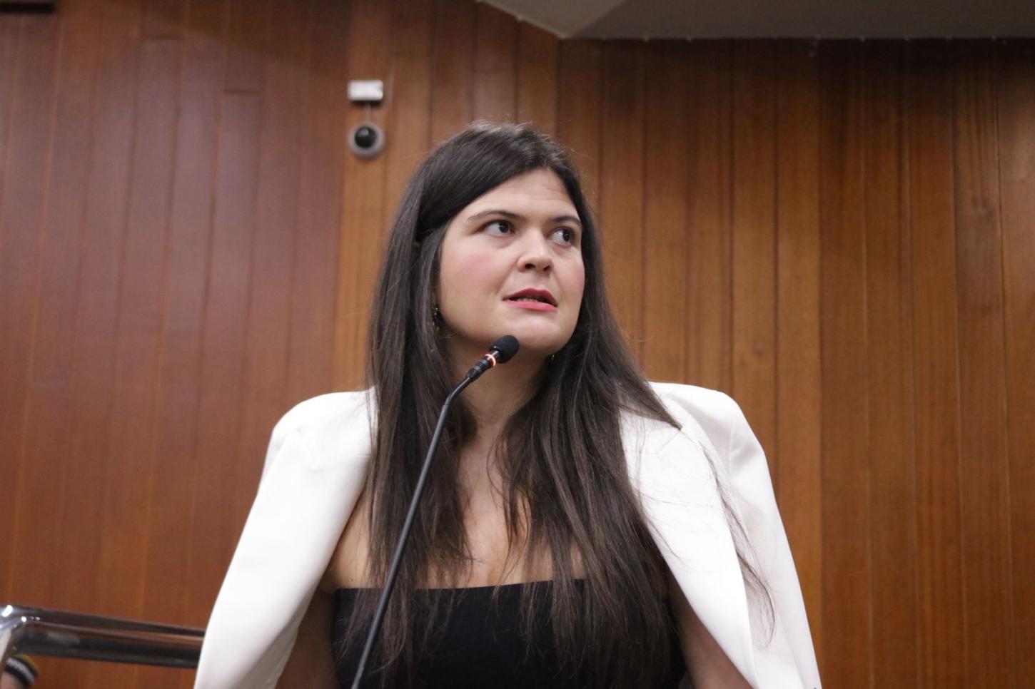 Lei de Aava Santiago que institui 23 de outubro como Dia Maria Gabriela Ferreira reforça memória do césio-137 e ganha atualidade com série da Netflix
