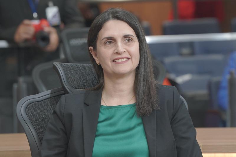 Vivian Naves
