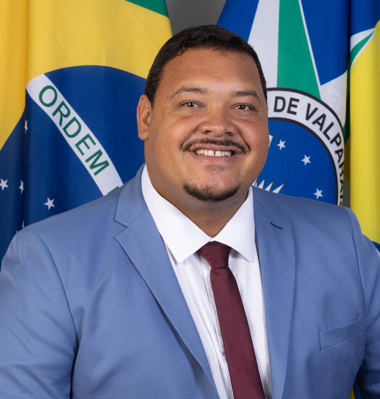 Câmara Municipal de Valparaíso - presidente , Walison Mendes Brito.