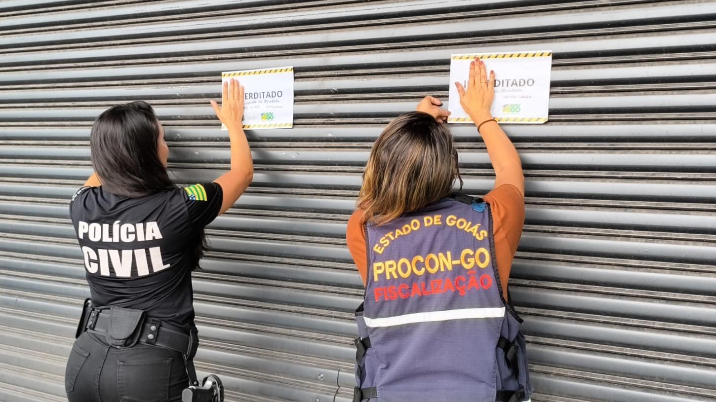 Procon suspende atividades de 2 revendedoras de pneus de Goiânia
