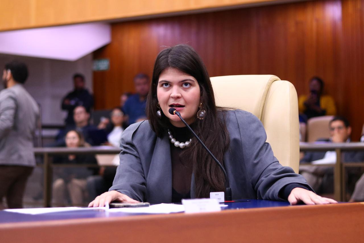 Semana da Mulher: Aava Santiago apresenta pacote de projetos e consolida avanços na defesa das mulheres em Goiânia