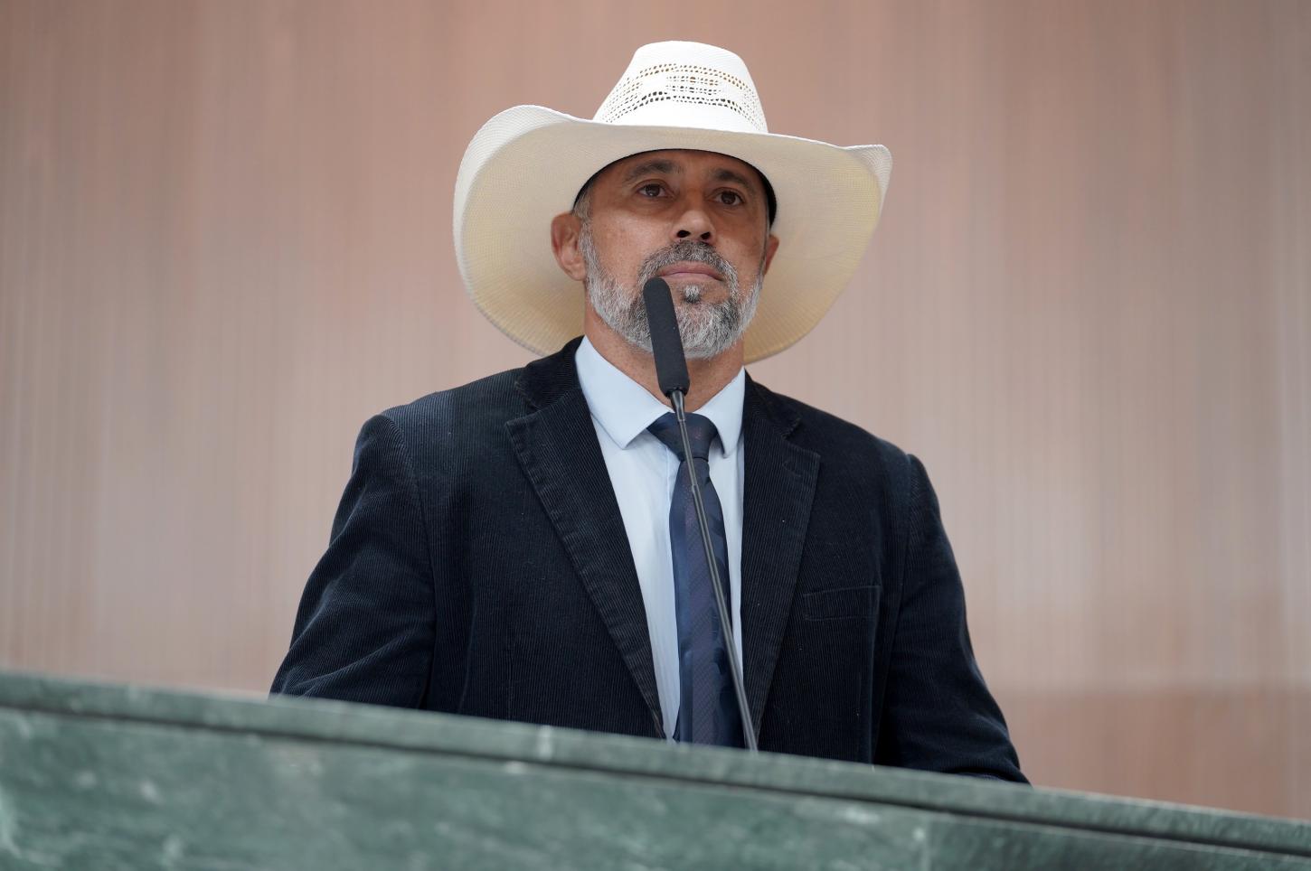 Deputado Amauri Ribeiro deixa União Brasil e se filia ao PL em Goiás