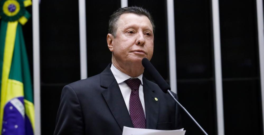 Deputado José Nelto critica ação policial contra advogada em Pirenópolis e aponta abuso de autoridade