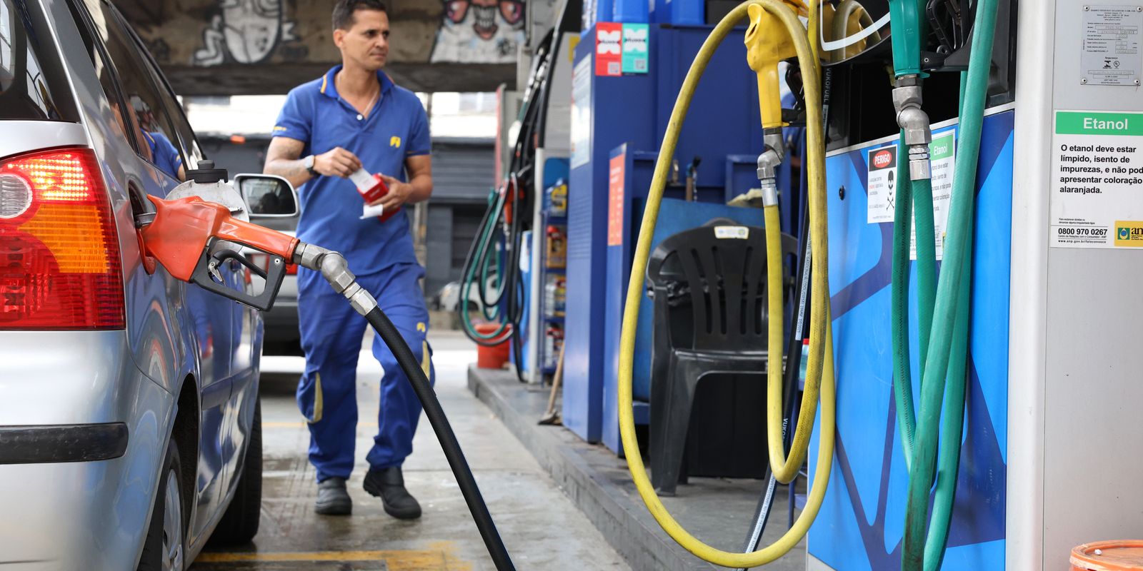 Governo fixa subvenção à gasolina em R$ 0,44 por litro