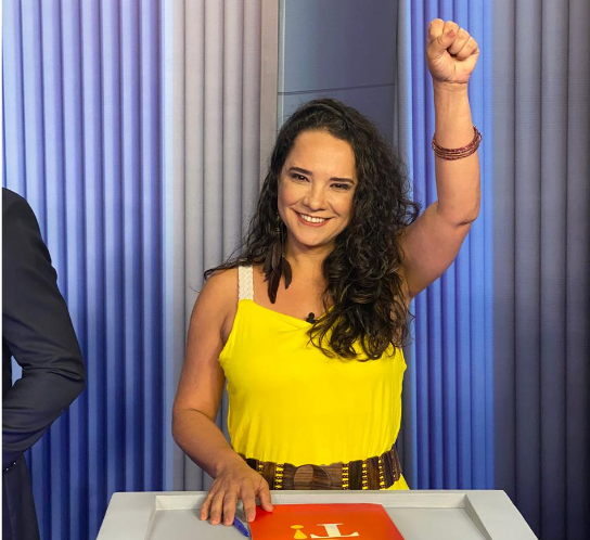 Única mulher na corrida ao governo, Cíntia Dias se destaca em pesquisa 