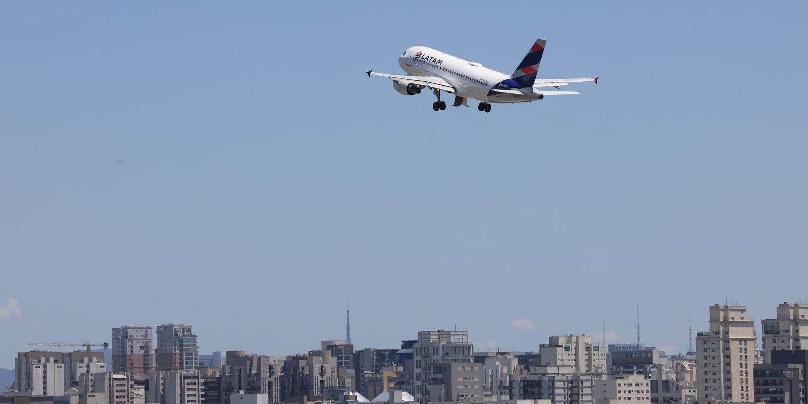 Petrobras reduz preço do querosene de aviação em 14,2% 