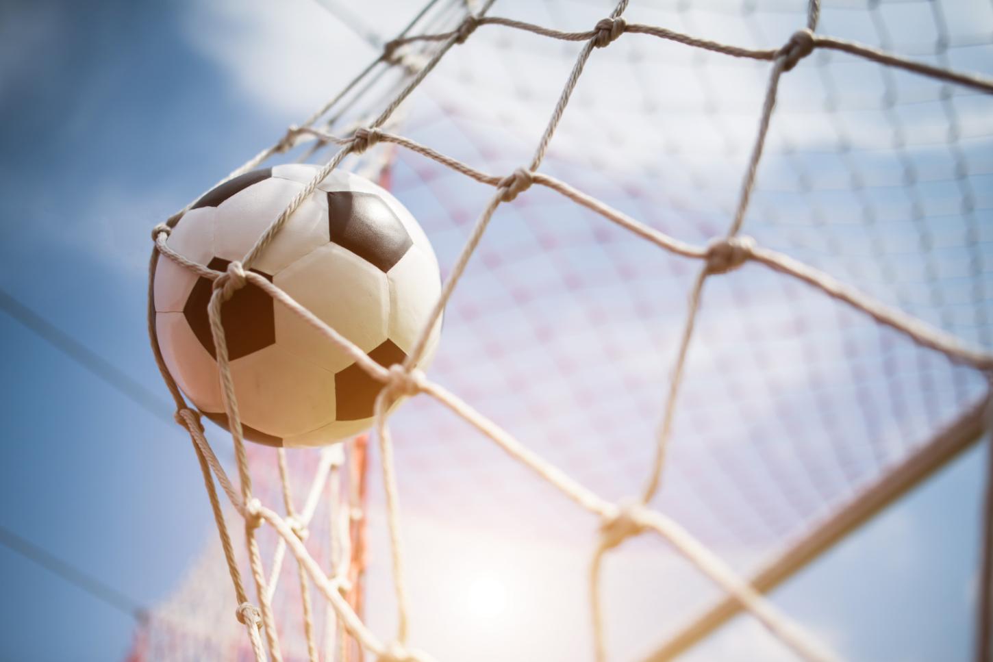 Torcida chega ao escritório: Empresas organizam bolão da Copa