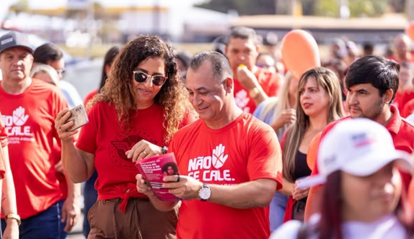 Carlinhos do Mangão reforça compromisso no combate ao feminicídio durante caminhada em Novo Gama